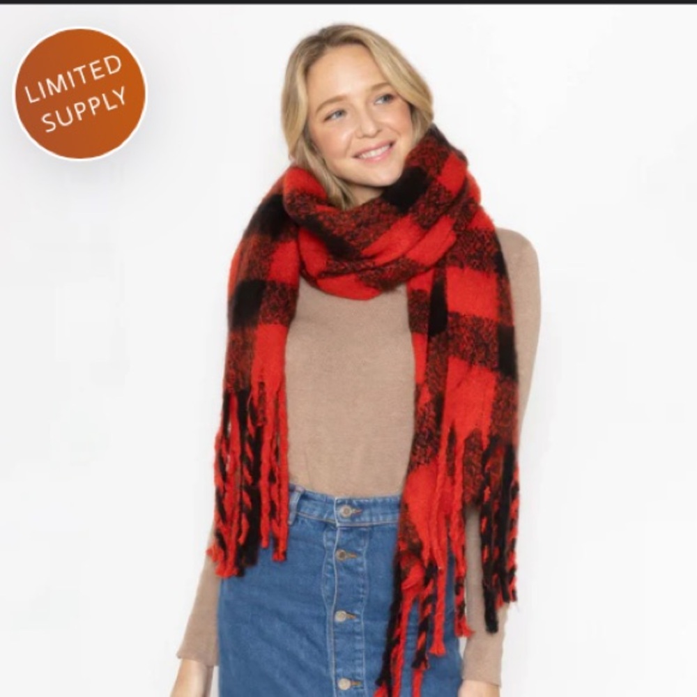 NWT!  BUFFALO PLAID SCARF🧣